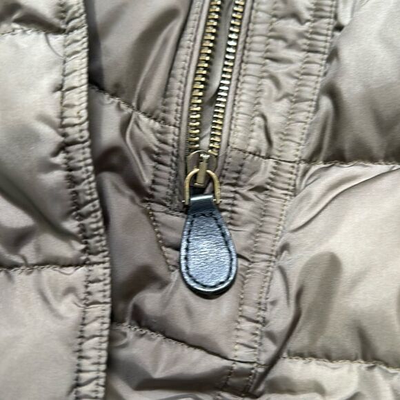 BURBERRY BRIT WINTERLEIGH DOWN COAT. DARK OLIVE - Picture 15 of 16